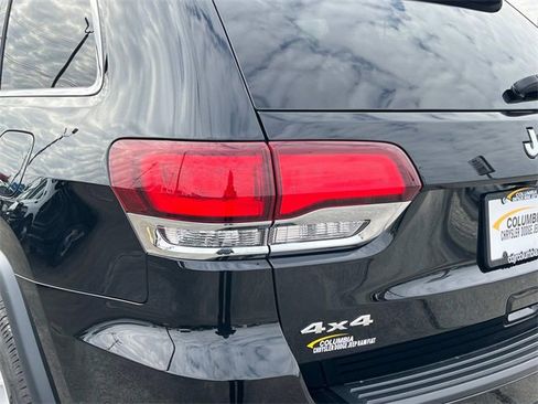 Used 2022 Jeep Grand Cherokee Laredo E image 38