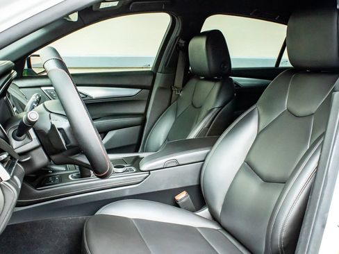 Used 2022 Cadillac CT5 Luxury RWD image 11