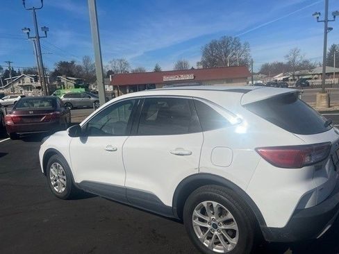Used 2020 Ford Escape SE image 5