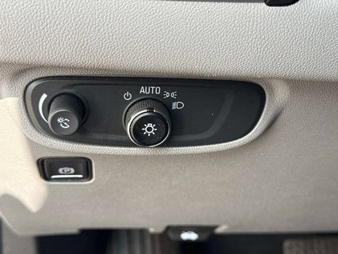 Used 2020 GMC Terrain SLE w/ Driver Convenience Package FWD image 25