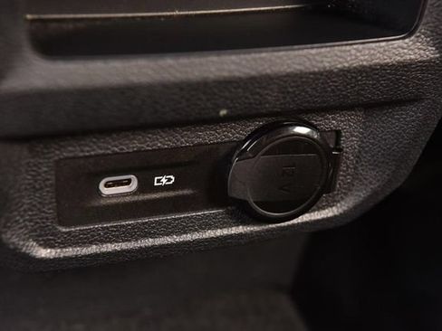 Certified 2023 Volkswagen Tiguan SE FWD image 22
