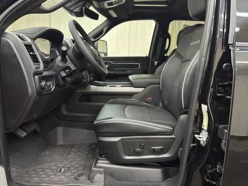 New 2025 RAM 2500 Laramie AWD/4WD image 14