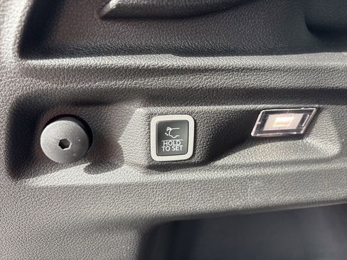 New 2025 Jeep Grand Cherokee L Limited w/ Luxury Tech Group II image 34