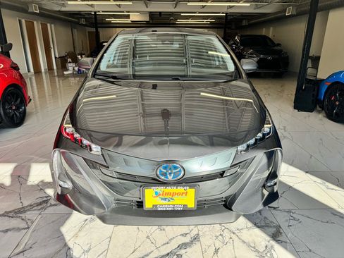 Used 2021 Toyota Prius Prime Limited FWD image 2