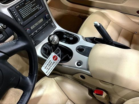 Used 2005 Chevrolet Corvette Convertible w/ Preferred Equipment Group RWD image 16