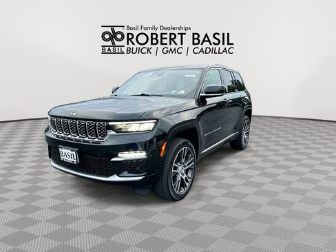 Used 2022 Jeep Grand Cherokee Summit w/ Luxury Tech Group V AWD/4WD image 4