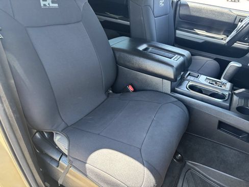 Used 2019 Toyota Tundra SR5 w/ SR5 Convenience Package RWD image 10
