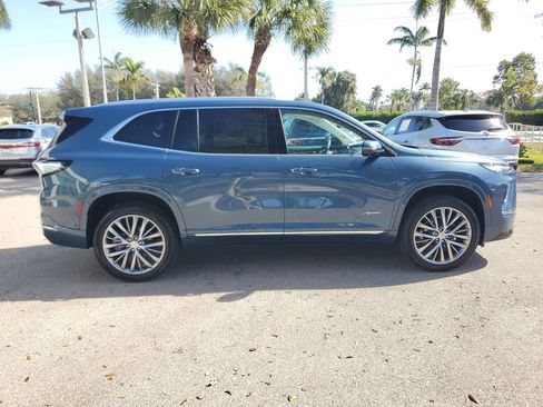 Used 2025 Buick Enclave Avenir w/ Super Cruise Package image 6