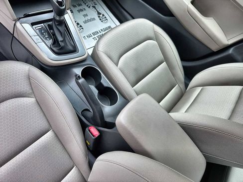 Used 2017 Hyundai Elantra SE FWD image 20