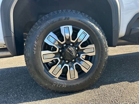 New 2026 GMC Sierra 2500 Denali w/ Denali Reserve Package AWD/4WD image 18