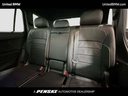 Used 2022 Volkswagen Tiguan SEL R-Line image 12