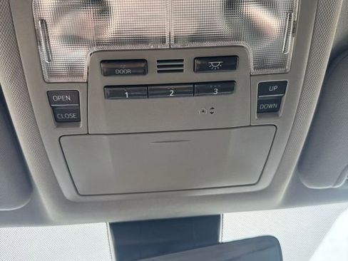Used 2018 Toyota Highlander SE AWD/4WD image 41
