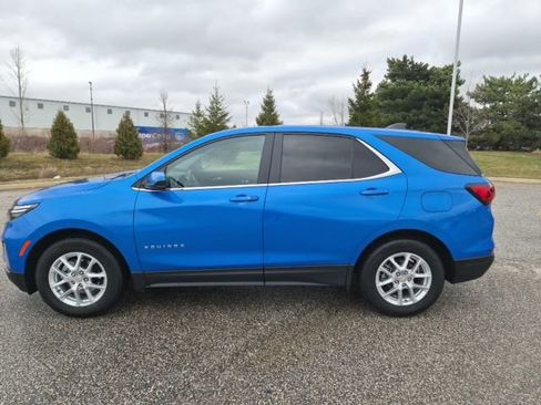 Used 2024 Chevrolet Equinox LT w/ LPO, Floor Liner Package image 8