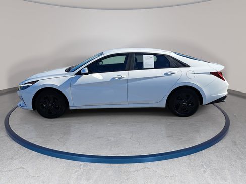 Used 2023 Hyundai Elantra Blue FWD image 8