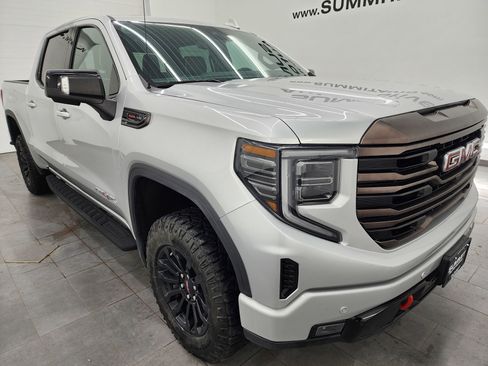 Used 2022 GMC Sierra 1500 AT4X image 2