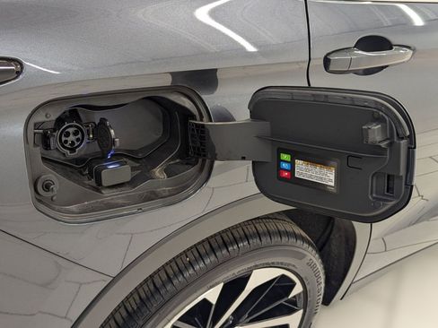 Used 2025 Mitsubishi Outlander SE image 36