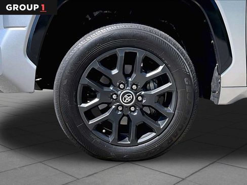 Used 2023 Toyota Tundra Platinum AWD/4WD image 11