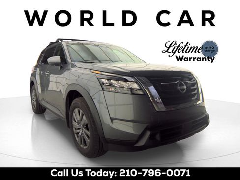 Used 2025 Nissan Pathfinder SV w/ SV Premium Package FWD image 1