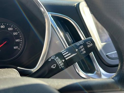 Used 2022 Chevrolet Equinox LT image 19