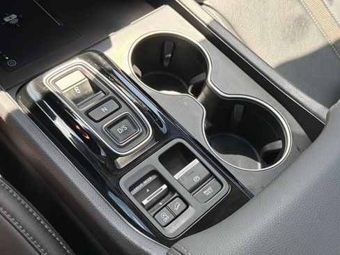Used 2023 Honda Pilot Touring image 10