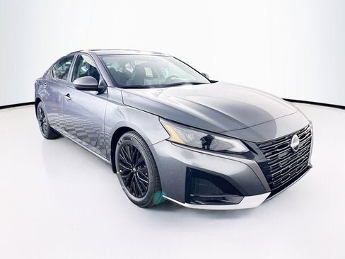 New 2026 Nissan Altima 2.5 SV w/ SV Special Edition Package FWD image 3