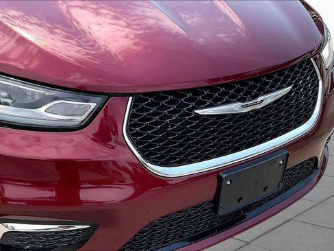 Used 2022 Chrysler Pacifica Touring-L FWD image 29