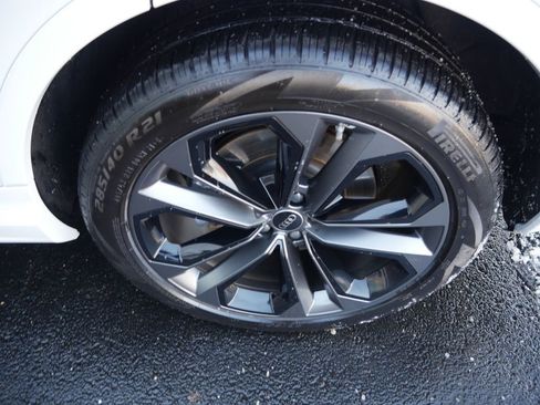 Used 2025 Audi Q7 3.0T Premium Plus image 12