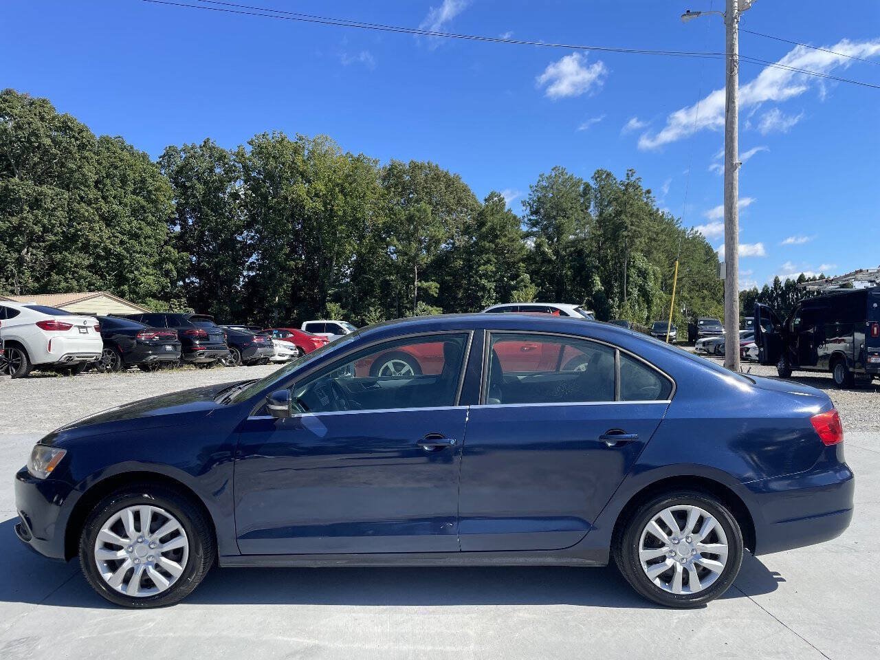 Used 2013 Volkswagen Jetta SE FWD image 4