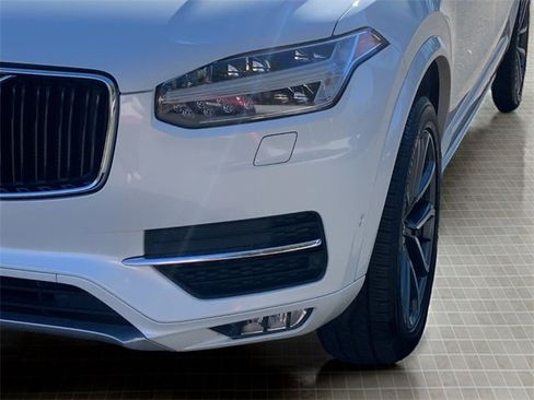 Used 2018 Volvo XC90 T6 Momentum w/ Convenience Package image 10