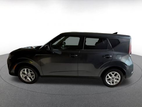Used 2025 Kia Soul LX w/ LX Technology Package image 8