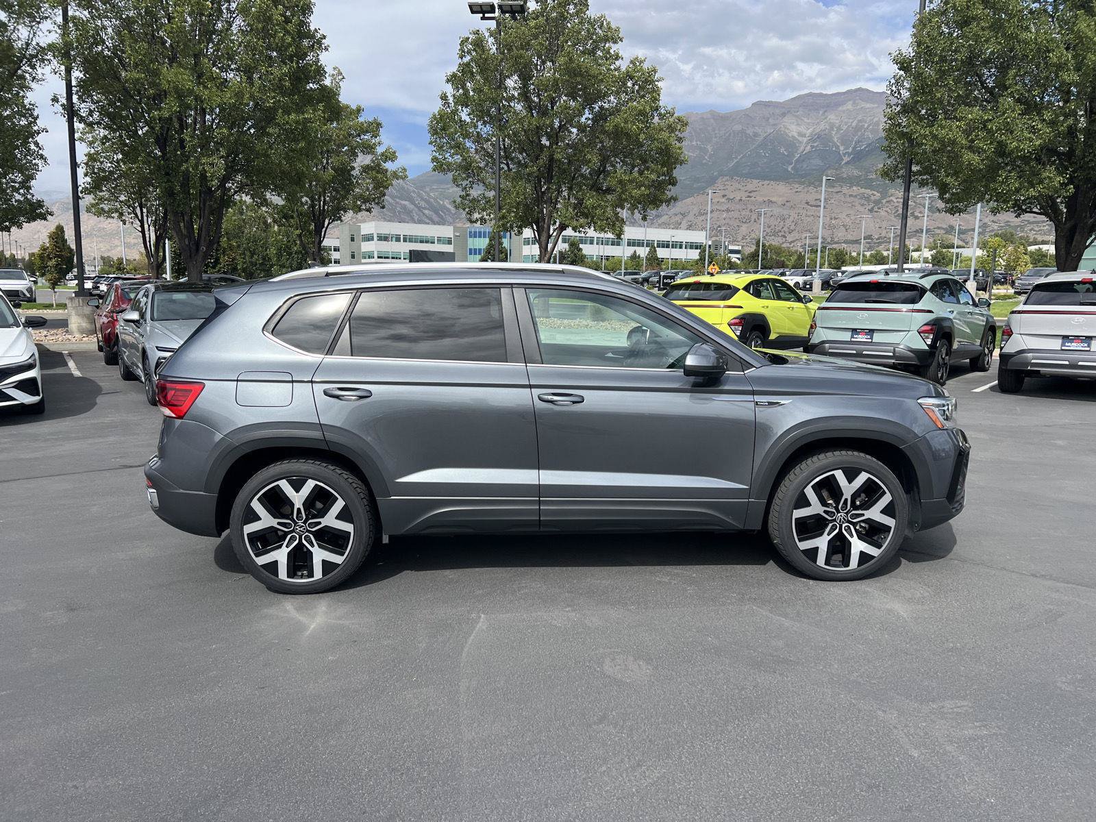 Used 2023 Volkswagen Taos SEL AWD/4WD image 13