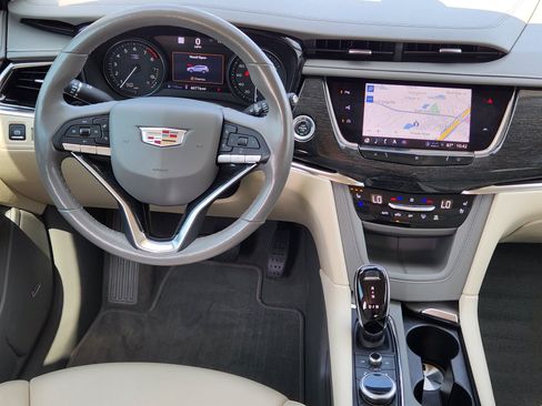 Used 2021 Cadillac XT6 Premium Luxury FWD image 10
