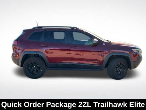 Used 2019 Jeep Cherokee Trailhawk image 6
