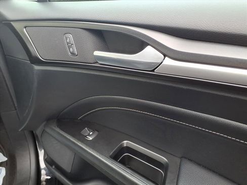 Used 2019 Ford Fusion Energi Titanium image 7