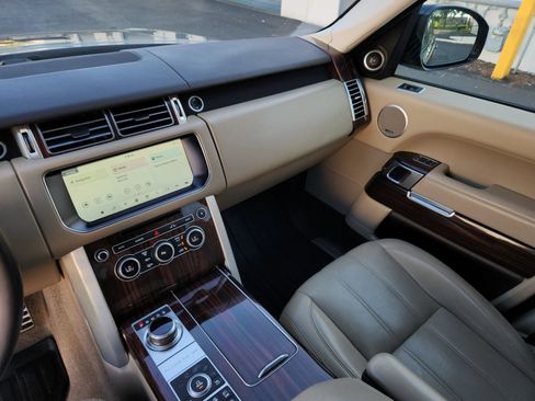 Used 2017 Land Rover Range Rover Supercharged AWD/4WD image 12