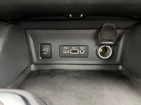 Used 2025 Nissan Sentra SV image 21