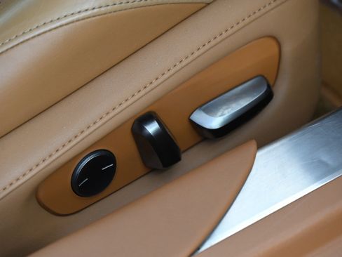 Used 2018 Lexus LC 500 Coupe w/ Touring Package image 19