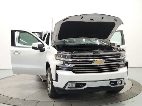 Used 2022 Chevrolet Silverado 1500 High Country w/ Technology Package AWD/4WD image 10