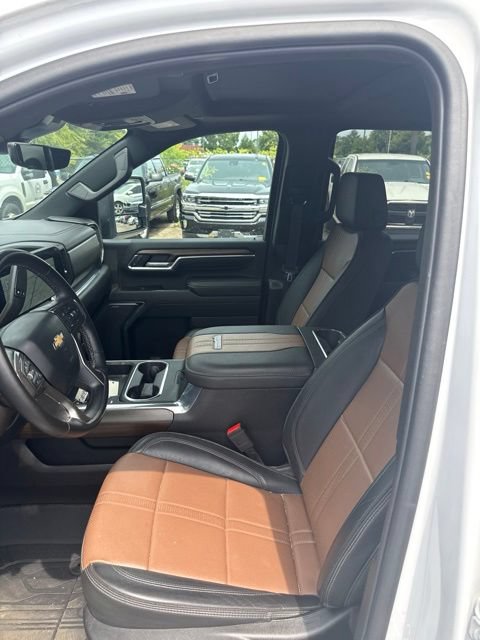 Used 2025 Chevrolet Silverado 3500 High Country w/ High Country Premium Package AWD/4WD image 16