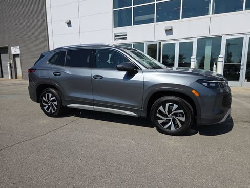 Certified 2026 Volkswagen Tiguan S AWD/4WD image 3