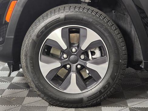 Used 2022 Jeep Grand Cherokee Limited 4xe w/ Luxury Tech Group II AWD/4WD image 11