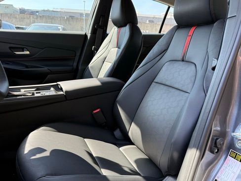 New 2026 Nissan Sentra SR w/ SR Premium Package FWD image 17