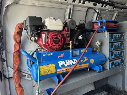 Used 2018 Chevrolet Express 3500 Extended w/ Driver Convenience Package image 5