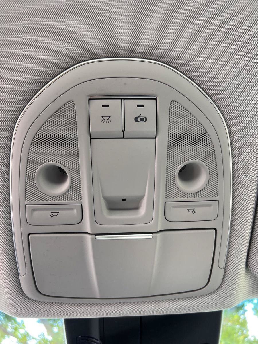 Used 2018 Genesis G80 3.8 RWD image 10