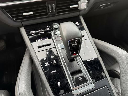 Used 2020 Porsche Cayenne image 19