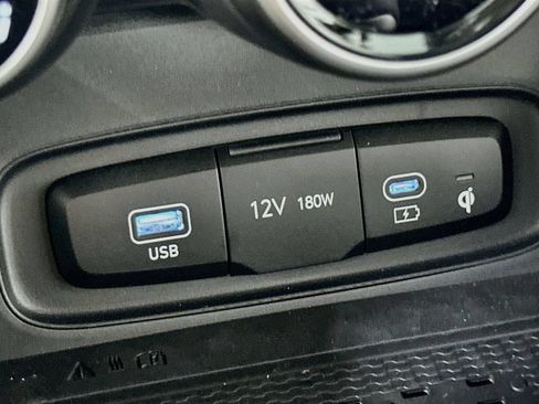 Used 2026 Hyundai Venue SEL FWD image 32