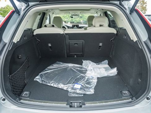 New 2026 Volvo XC60 B5 Ultra w/ Climate Package AWD/4WD image 10
