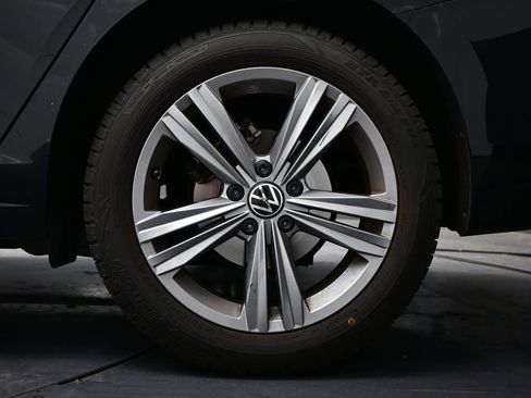Used 2024 Volkswagen Jetta SE FWD image 19