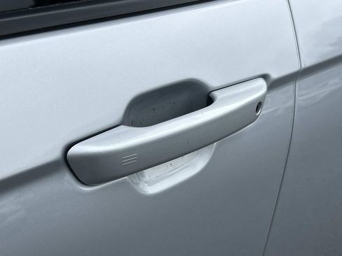 Used 2025 Jeep Grand Cherokee Altitude RWD image 22