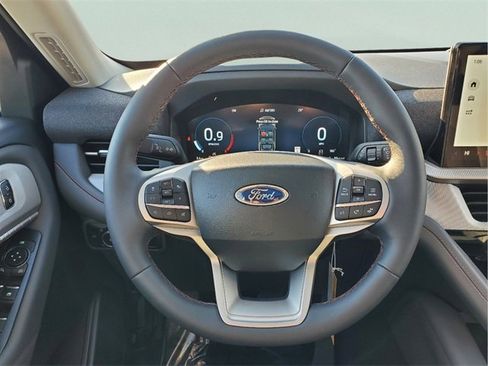 New 2025 Ford Explorer Active w/ Active Comfort Package image 20